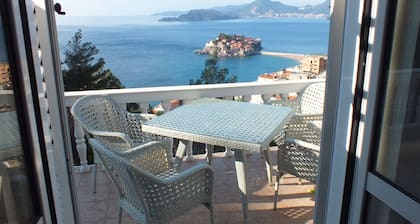 Apartamento ático Sveti Stefan