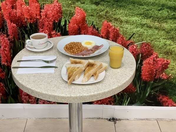 Breakfast meal - Lyon House Hotel (Barking)
