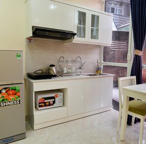 Private kitchen - King Apartment (Ho Chi Minh City)