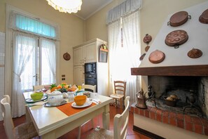 Dining - Villa Barbara (Desenzano del Garda)