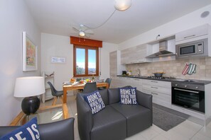 Standard Apartment, 2 Bedrooms, Balcony (Casa dei Quadri) | Interior