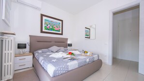 Standard Apartment, 2 Bedrooms, Balcony (Casa dei Quadri - Lake View Apartment) - Casa dei Quadri (Peschiera del Garda)