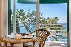 Family Apartment, Multiple Bedrooms, 2 Bathrooms, Lakeside (Casa Bel Tramonto) | 2 bedrooms, free WiFi, bed sheets