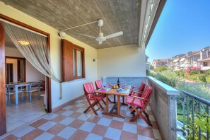 Family Apartment, Multiple Bedrooms, 2 Bathrooms (VistaLago Green Residence 100m From) | Balcony