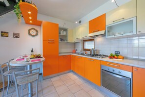 Family Apartment, Multiple Bedrooms, 2 Bathrooms (VistaLago Green Residence 100m From) | Private kitchen | Full-sized fridge, microwave, oven, stovetop