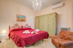 Familie appartement, meerdere slaapkamers (Villa Alberti Appartamento Emma) | 3 slaapkamers, een strijkplank/strijkijzer, gratis wifi, beddengoed