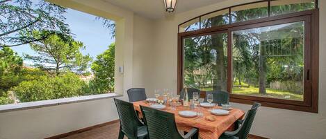 Family Apartment, Multiple Bedrooms, 2 Bathrooms (Villa Alberti Appartamento Bruna) | Dining