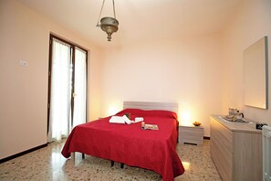 Family Apartment, Multiple Bedrooms, 2 Bathrooms (Villa Alberti Appartamento Bruna)