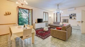 패밀리 빌라, 침실 6개, 발코니 (Villa Alberti 900m from Garda lake w/) | 내부