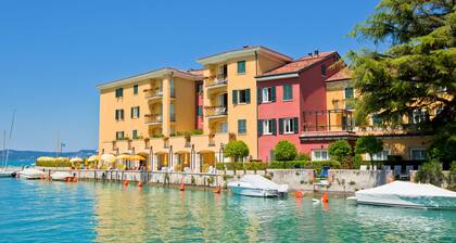 Villa Alberti 900m from Garda lake