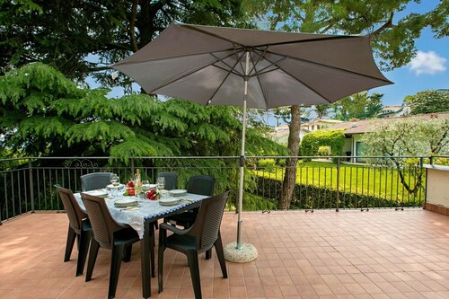 Villa Alberti 900m from Garda lake