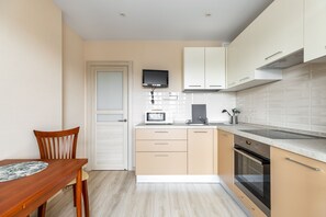 Apartment, Balkon | Eigene Küche | Großer Kühlschrank, Mikrowelle, Ofen, Herdplatte