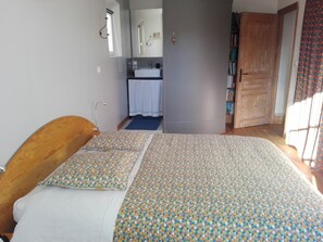 Decoración personalizada, muebles diferentes y escritorio