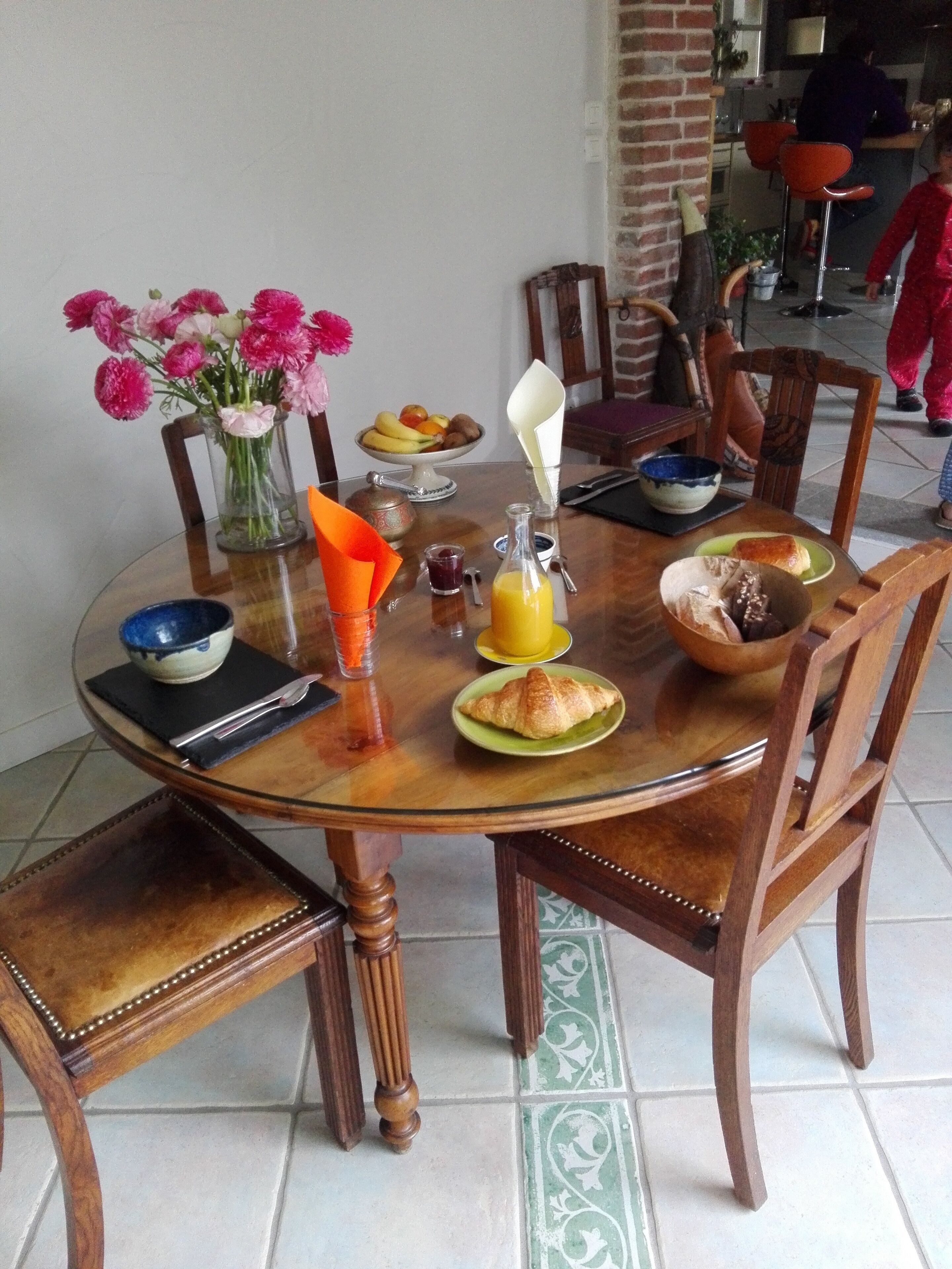 Desayuno continental gratuito y diario