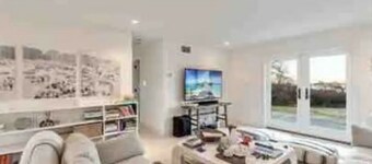 Montauk lake house walkable to Ditch Plains Beach