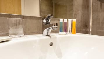 Apartment | Bathroom sink