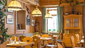 Luokittelematon kuva, 4 kautta 7, painike