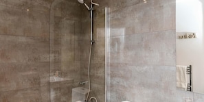 Apartment | Bathroom shower