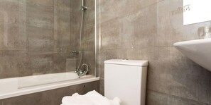 Apartment | Bathroom | Free toiletries, hair dryer, towels, soap