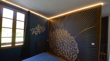 Kamar Quadruple | Didekorasi berbeda-beda dan dilengkapi dengan perabotan berbeda-beda
