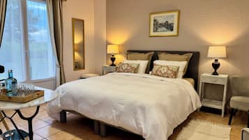 Rideaux occultants, chambres insonorisées, Wi-Fi gratuit, draps fournis