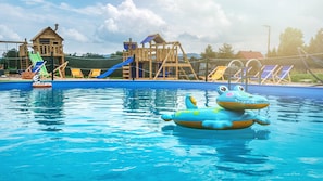 Piscina stagionale all'aperto, lettini