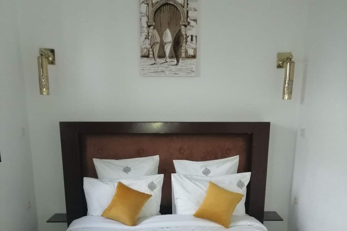Habitación triple Confort (Nour) | Sábanas de algodón egipcio y ropa de cama de alta calidad