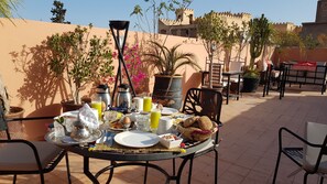 Free daily local cuisine breakfast - Riad Le Voile D'Orient (Marrakech)