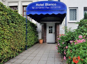 Property entrance - Hotel Blanco (Hamburg)