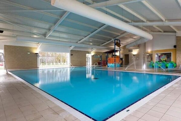 Indoor pool - Luxury Caravan Only 10 Mins From the Beach (Hull)