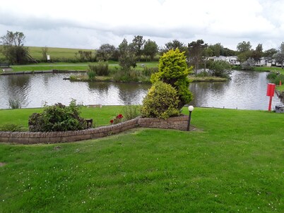 Luxury Caravan Only 10 Mins From the Beach