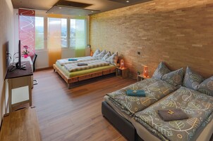 Habitación familiar | Decoración individual, mobiliario individual, escritorio