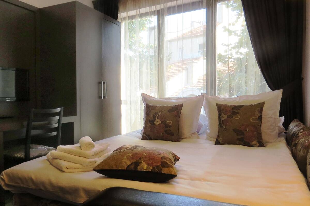 Standard Double Room | WiFi (free)