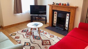 Unclassified image, 3 of 12, button - Lovely 3 beds house 6 guests King beds (Sheffield)