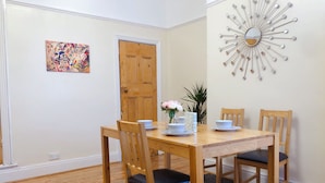 Unclassified image, 5 of 12, button - Lovely 3 beds house 6 guests King beds (Sheffield)
