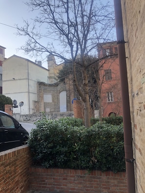 Exterior detail - La Casa di Joye e Nemi (Ancona)