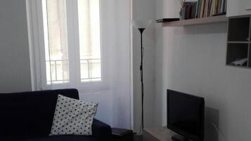 Family Double Room | Living area
