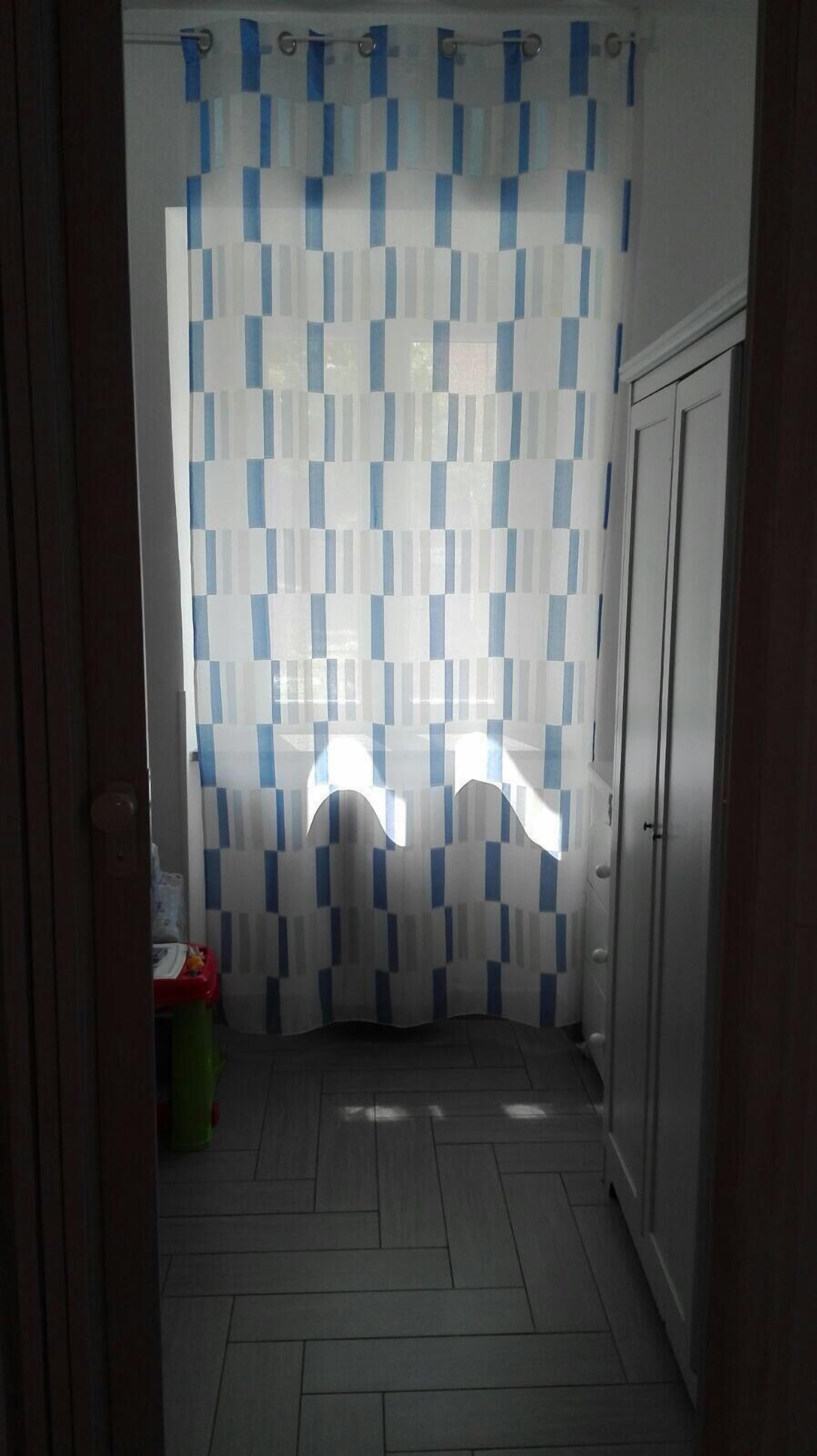 Chambre Double Familiale | Rideaux occultants, chambres insonorisées, fer et planche à repasser