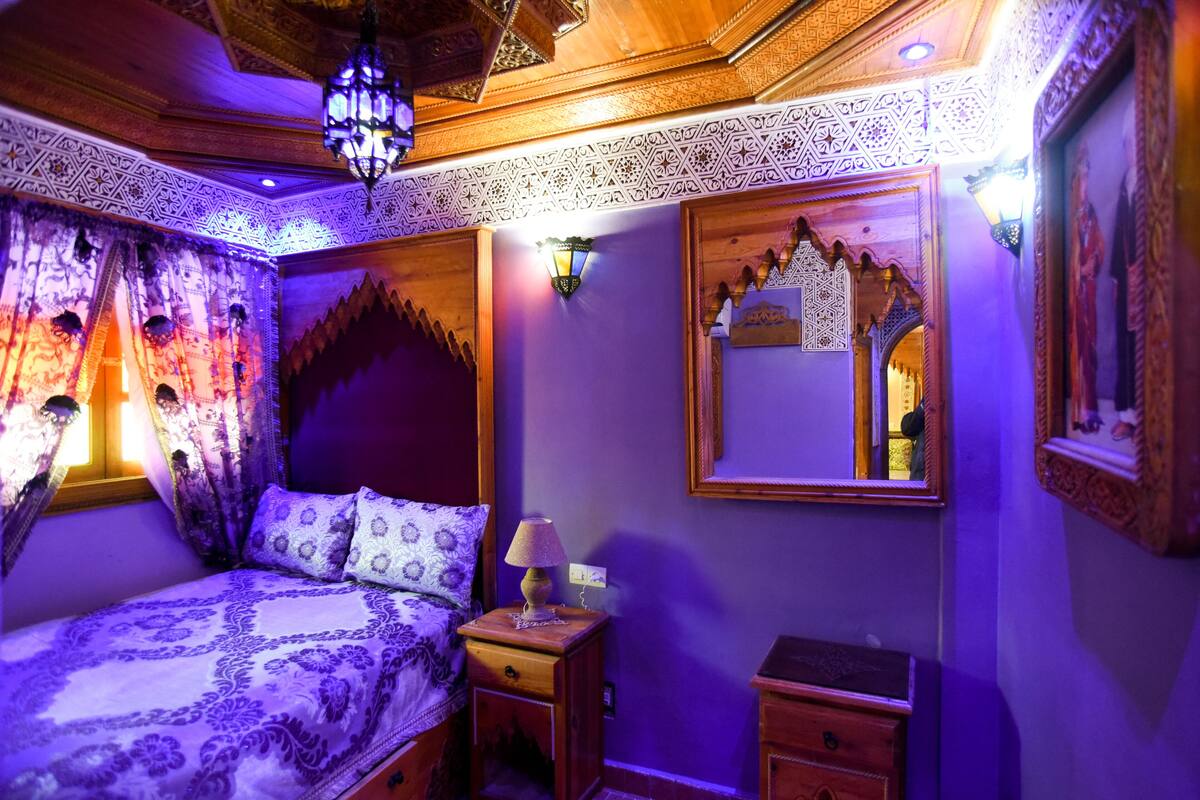 Blackout curtains, free cots/infant beds, free WiFi, bed sheets