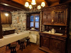 Frigorífic, microones, forn i placa de cuina 