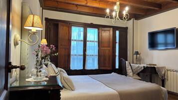 2 makuuhuonetta, silitysrauta/-lauta, Wi-Fi, vuodevaatteet