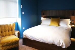 Family Room | Iron/ironing board, free WiFi, bed sheets - Cherry Bar Rooms (London)