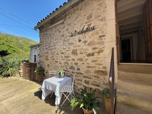 Appartement T2 climatisé, Calme, randonnée, station thermale, lacs, rivière. .