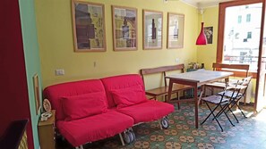 Interior detail - Diara La Casa a Colori with Balcony (Vernazza)