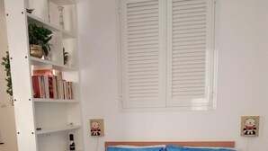Unclassified image, 5 of 11, button - Nonna Rosetta Traditional Studio (Vernazza)