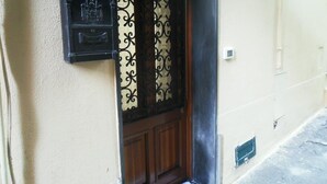 Unclassified image, 4 of 11, button - Nonna Rosetta Traditional Studio (Vernazza)