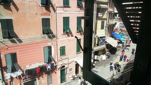 Unclassified image, 2 of 11, button - Nonna Rosetta Traditional Studio (Vernazza)