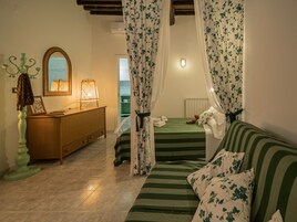 高级公寓, 1 间卧室 | 1 多间卧室、遮光窗帘、熨斗/熨衣板、婴儿床