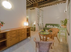 Apartment, 1 Bedroom, Balcony | Living area