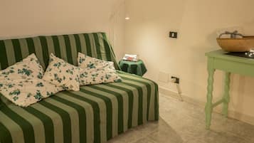 Apartment, 1 Schlafzimmer, Balkon | Wohnbereich